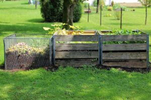 Gartenerde mit Kompost in den Schwung bringen